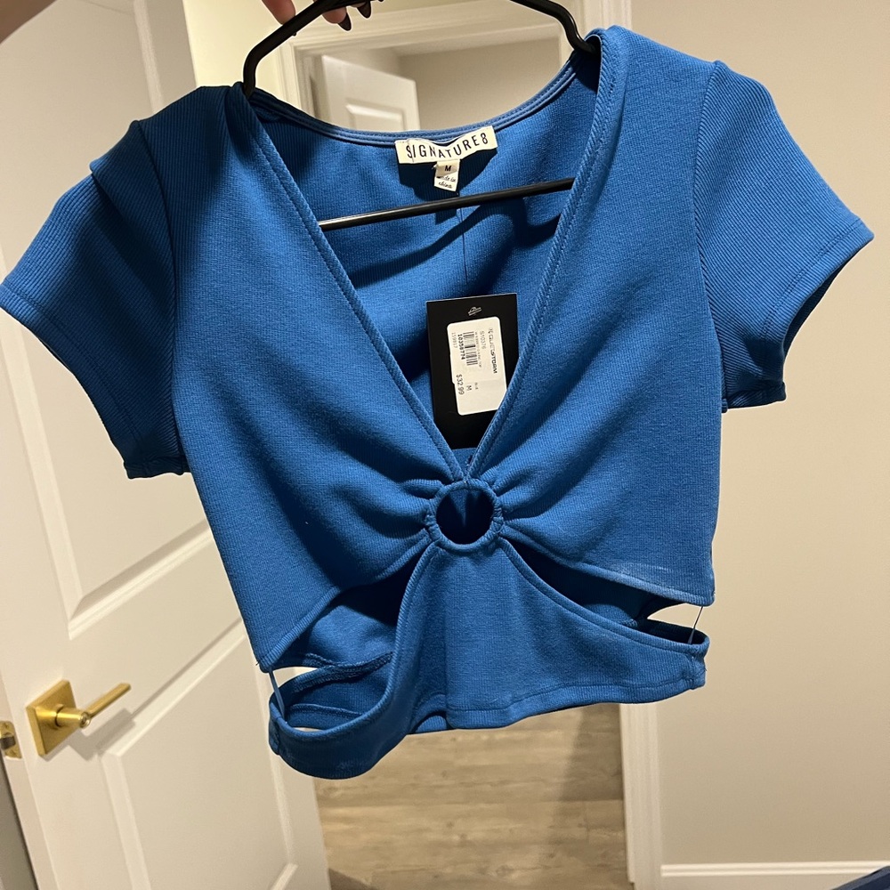 NWT cutout top